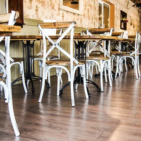 Kalvin Restaurant & 3*